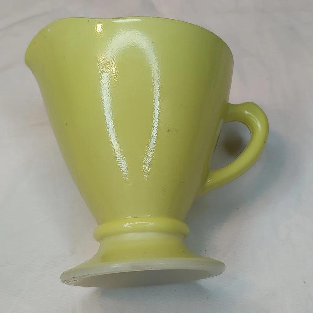 Vintage Hazel Atlas yellow ovide platonite creamer
